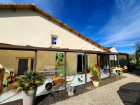 Maison à vendre à Barro, Charente - 136 250 € - photo 2