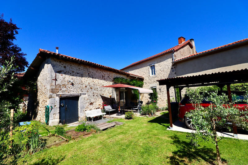 Propriété à vendre à Rouzède, Charente - 265 500 €