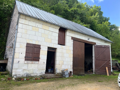 French property for sale in Huismes, Indre-et-Loire - €244,400 - photo 2