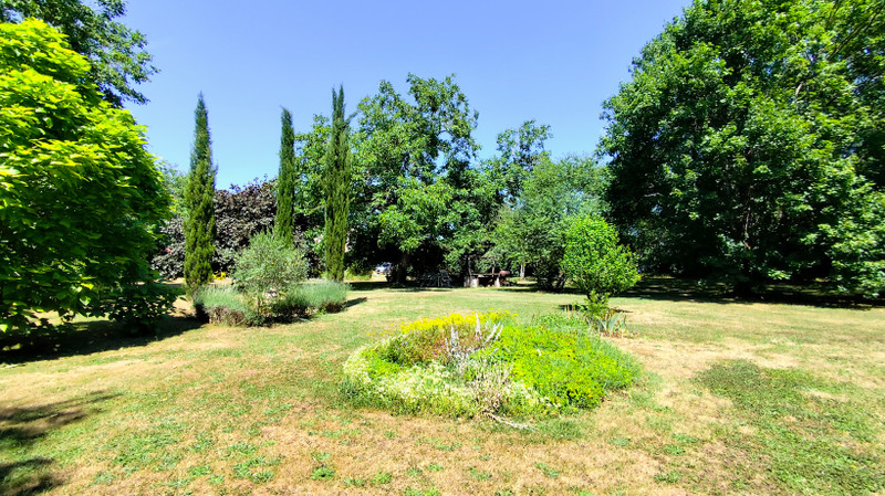 French property for sale in Agris, Charente - €386,999 - photo 8