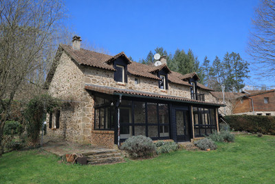 Maison à vendre à Bujaleuf, Haute-Vienne, Limousin, avec Leggett Immobilier