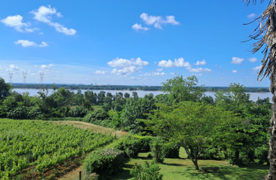 French property for sale in Bourg, Gironde - €371,000 - photo 1