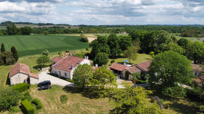 Maison à vendre à Ronsenac, Charente, Poitou-Charentes, avec Leggett Immobilier