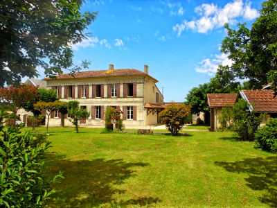French property for sale in Bourg, Gironde - €498,200 - photo 2