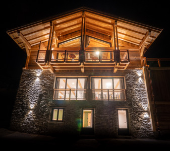 Chalet à vendre à Bourg-Saint-Maurice, Savoie, Rhône-Alpes, avec Leggett Immobilier