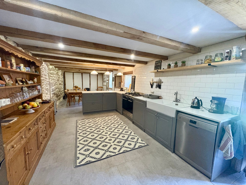 French property for sale in Saint-Estèphe, Dordogne - €318,000 - photo 1
