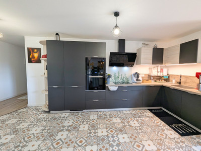 French property for sale in Réalmont, Tarn - €290,000 - photo 4