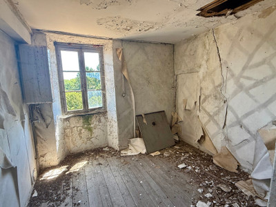 French property for sale in Brossac, Charente - €86,000 - photo 6
