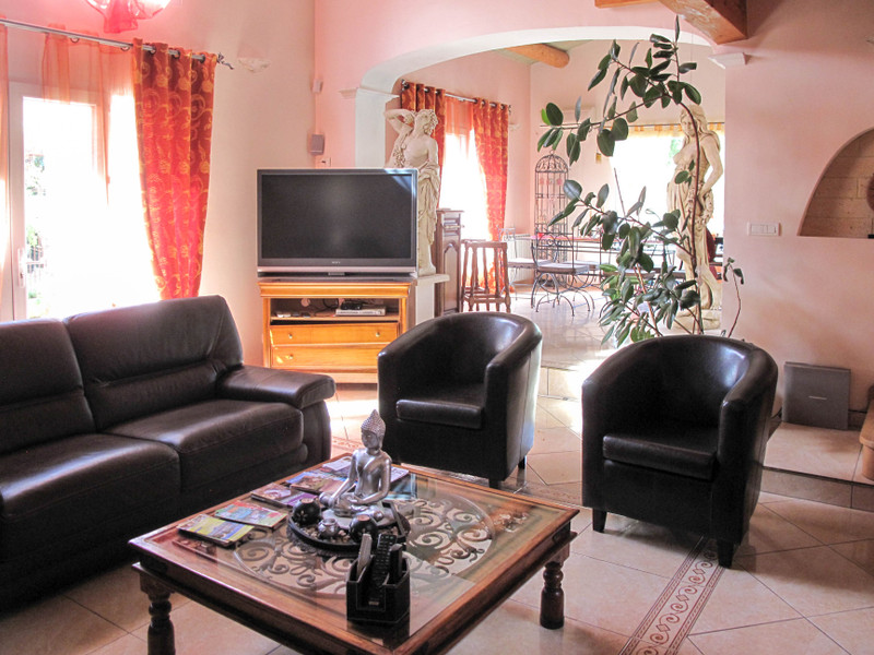 French property for sale in Tresques, Gard - €575,000 - photo 5