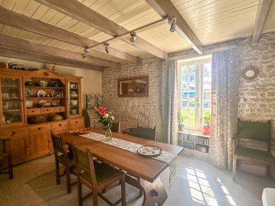 French property for sale in Varaize, Charente-Maritime - €162,000 - photo 4