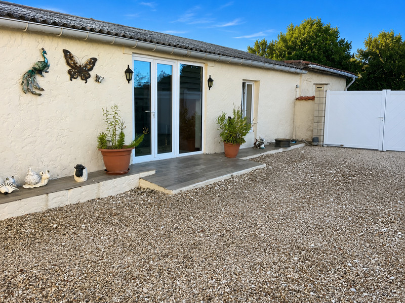 French property for sale in Nantillé, Charente-Maritime - €561,800 - photo 11