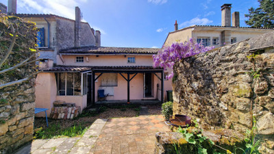Maison à vendre à Villefranche-de-Lonchat, Dordogne, Aquitaine, avec Leggett Immobilier