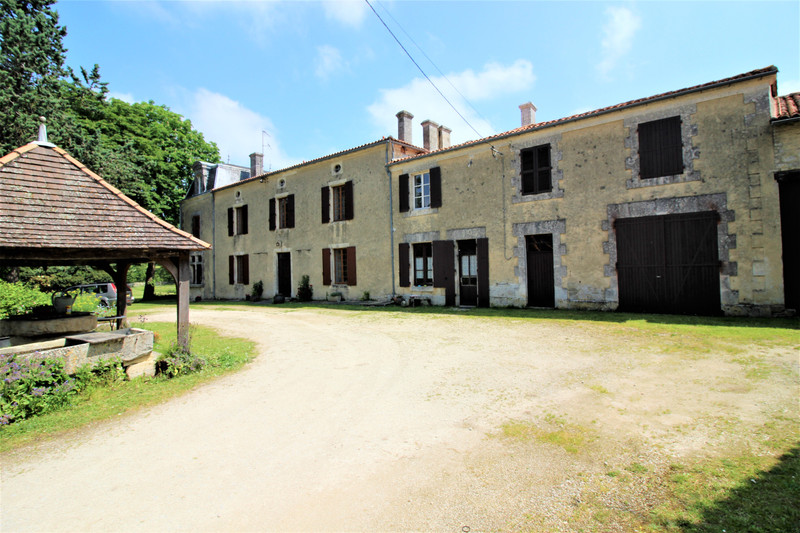 French property for sale in Bessé, Charente - &#8364;450,000 - photo 9