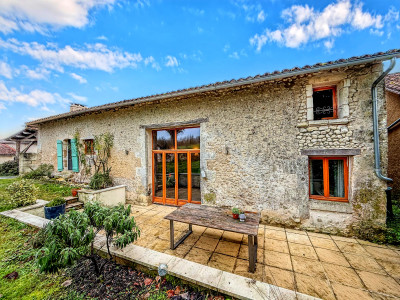 Maison à vendre à Saint-Martial-Viveyrol, Dordogne, Aquitaine, avec Leggett Immobilier