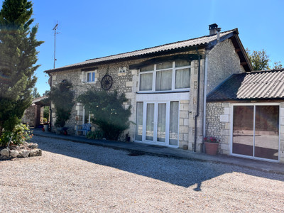 Maison à vendre à Chevanceaux, Charente-Maritime, Poitou-Charentes, avec Leggett Immobilier