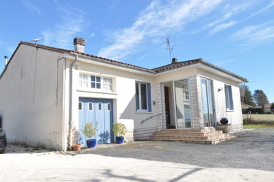 Maison à vendre à Bourdeilles, Dordogne, Aquitaine, avec Leggett Immobilier