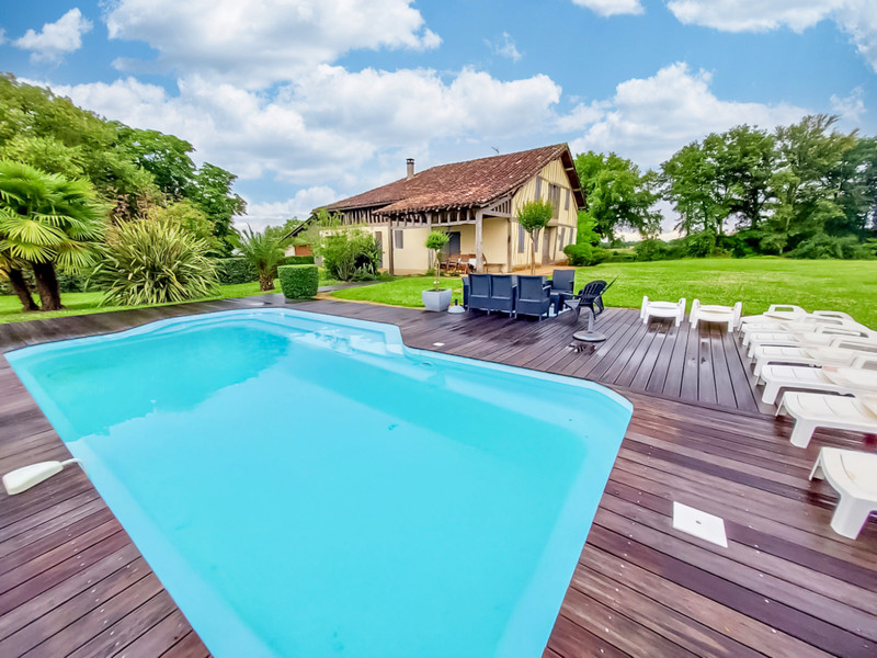 Maison à vendre à Luppé-Violles, Gers - 457.500 € - photo 1