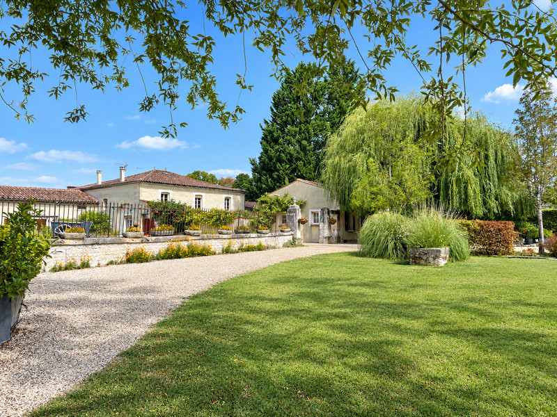 French property for sale in Cognac, Charente - €945,000 - photo 1