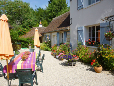 French property for sale in Perrusson, Indre-et-Loire - €697,000 - photo 1