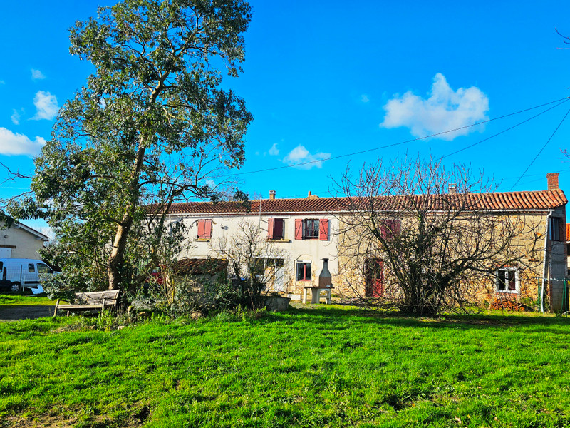 Maison à vendre à Saint-Hilaire-le-Vouhis, Vendée - 295 000 € - photo 1