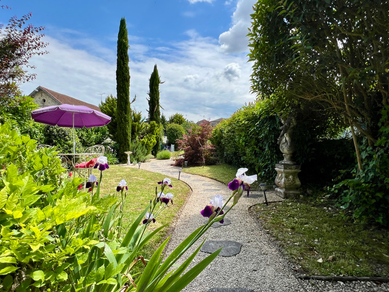 French property for sale in Allemans-du-Dropt, Lot-et-Garonne - €337,000 - photo 2