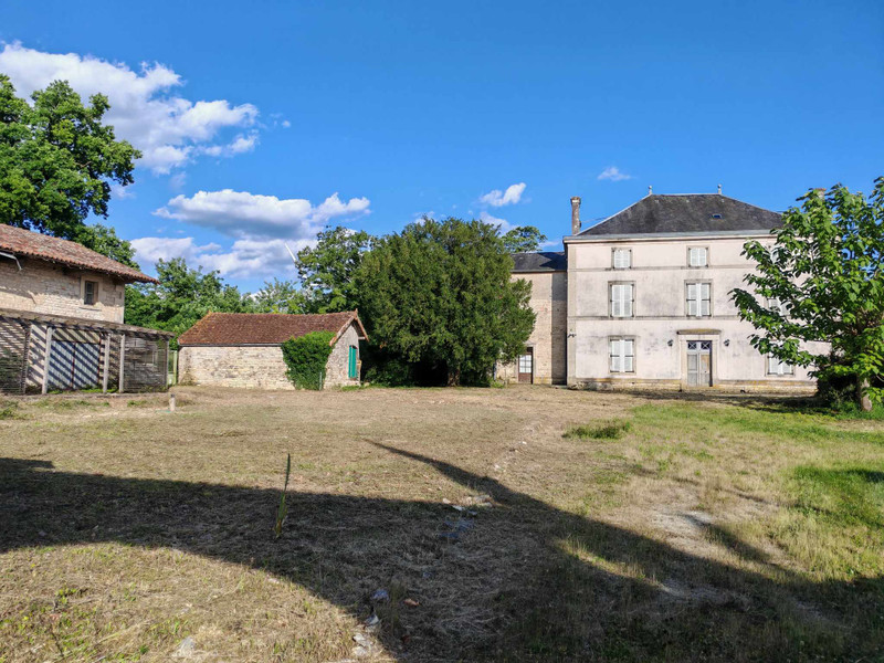 French property for sale in Salles-de-Villefagnan, Charente - €424,000 - photo 8