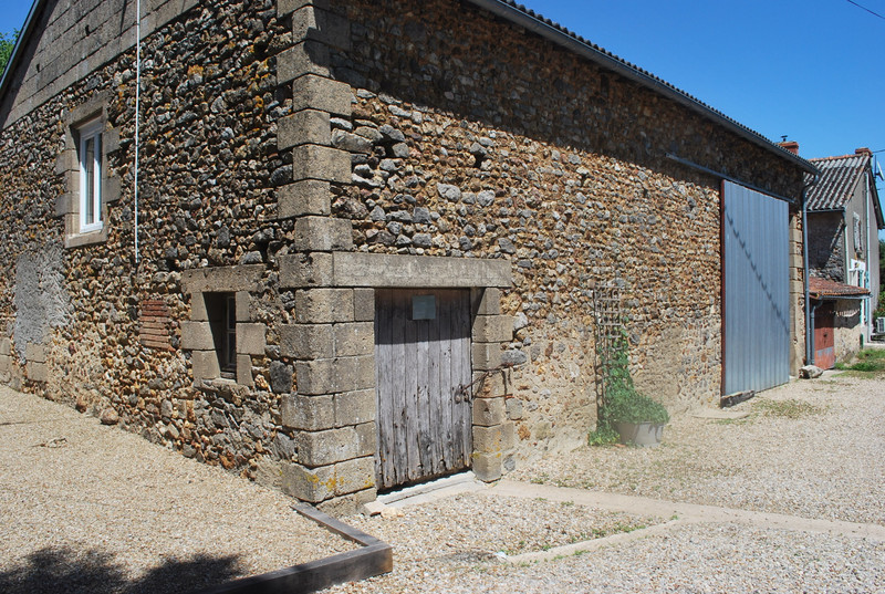 French property for sale in Lathus-Saint-Rémy, Vienne - €219,350 - photo 8
