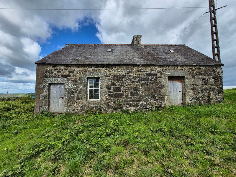 French property for sale in Plougonver, Côtes-d'Armor - €85,800 - photo 1