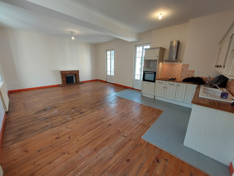 French property for sale in Angoulême, Charente - €149,000 - photo 3