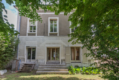 French property for sale in Vernon, Eure - €636,000 - photo 1