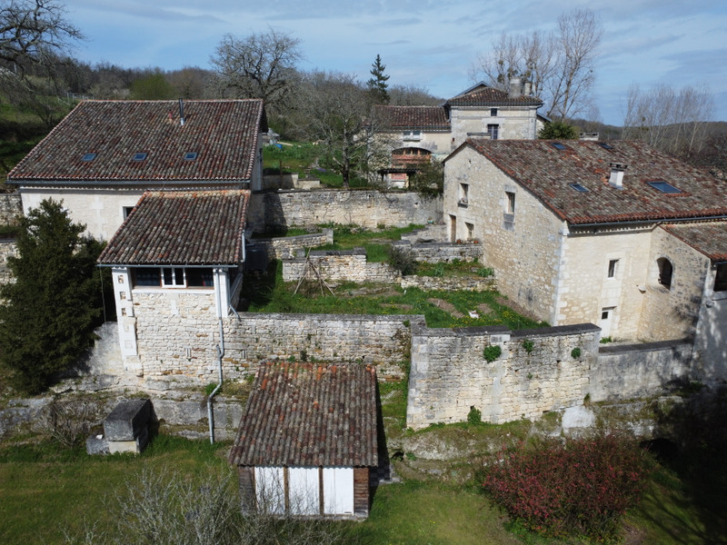 French property for sale in Angoulême, Charente - €2,000,000 - photo 4