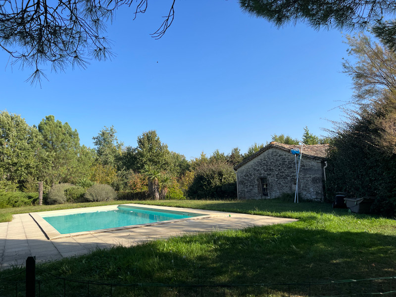 French property for sale in Duras, Lot-et-Garonne - €699,000 - photo 2