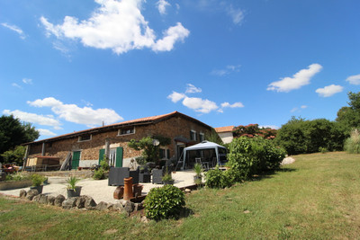 Maison à vendre à Chabrac, Charente, Poitou-Charentes, avec Leggett Immobilier
