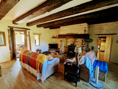 French property for sale in Jumilhac-le-Grand, Dordogne - €185,000 - photo 2