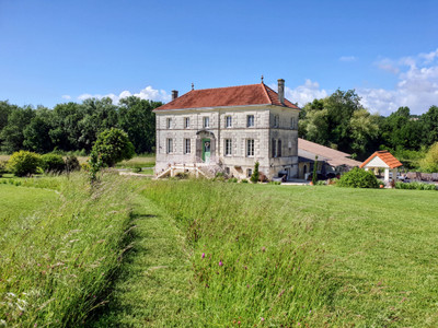 Maison à vendre à Saint-Thomas-de-Conac, Charente-Maritime, Poitou-Charentes, avec Leggett Immobilier