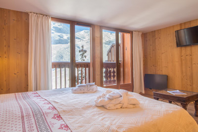 Ski property for sale in Les Menuires - €1,405,000 - photo 0