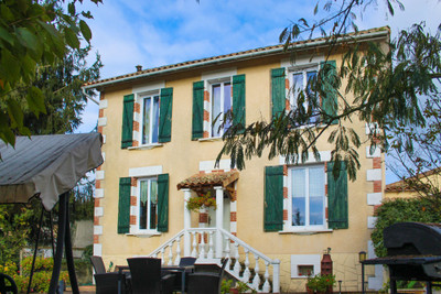 Maison à vendre à Chassenon, Charente, Poitou-Charentes, avec Leggett Immobilier