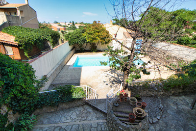 French property for sale in Pézenas, Hérault - €330,000 - photo 2