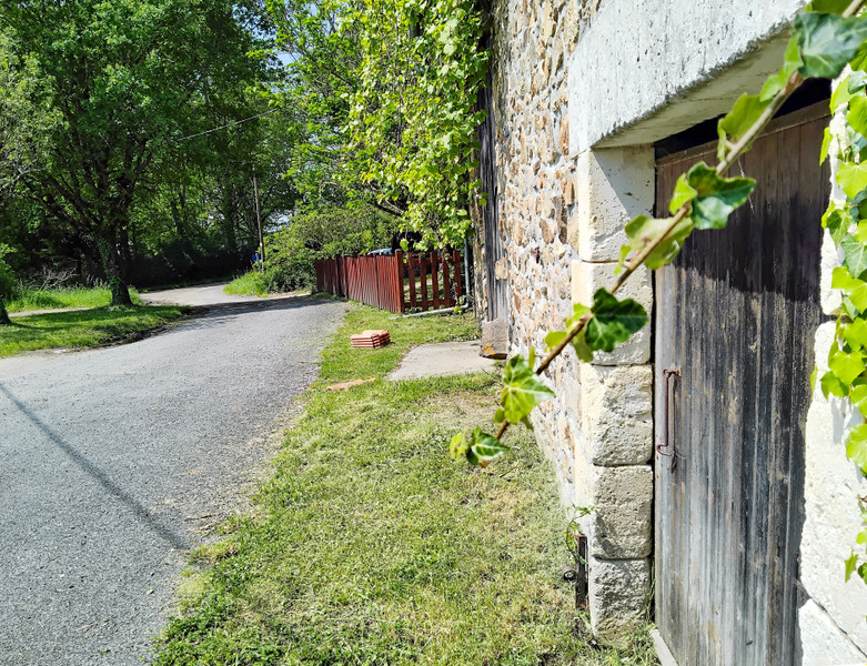 French property for sale in Lésignac-Durand, Charente - €310,300 - photo 10