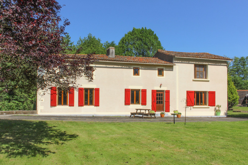 French property for sale in Saint-Lin, Deux-Sèvres - €245,000 - photo 0