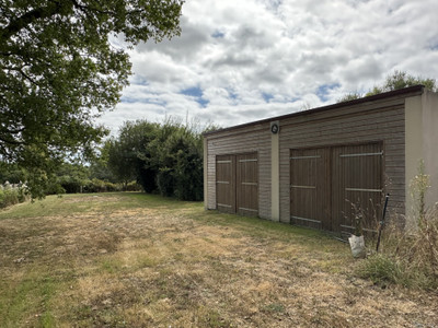 French property for sale in Saint-Martin-Lars-en-Sainte-Hermine, Vendée - €345,000 - photo 3