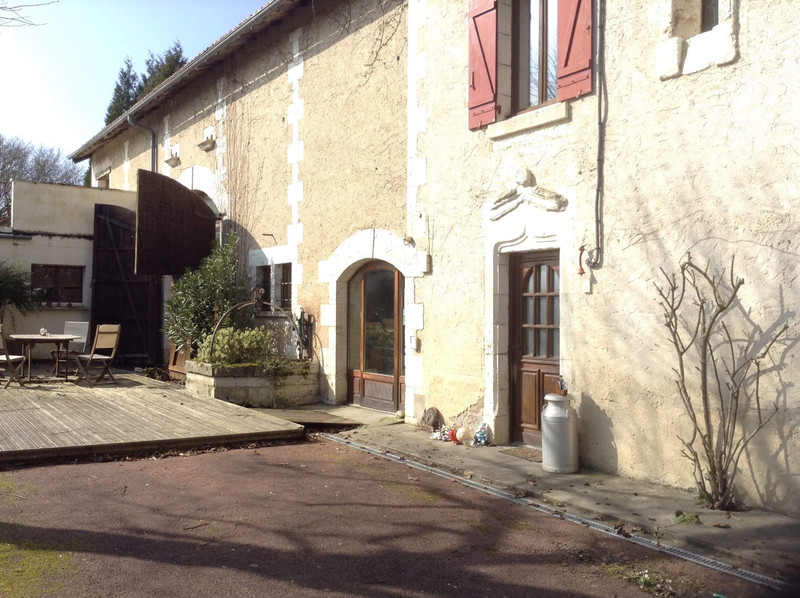 House for sale in AubeterresurDronne Charente 4 bedroom House