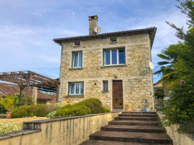 Maison à vendre à Milhac-de-Nontron, Dordogne, Aquitaine, avec Leggett Immobilier