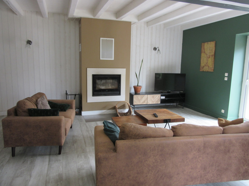 French property for sale in Saint-Pierre-d'Exideuil, Vienne - €251,450 - photo 3