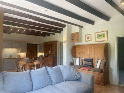 Beautiful 4-bedroom house, beautifully renovated with equestrian facilities and lovely 1 bedroom gite. 