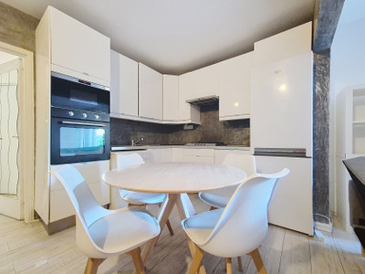French property for sale in Paris, Paris - €345,000 - photo 2