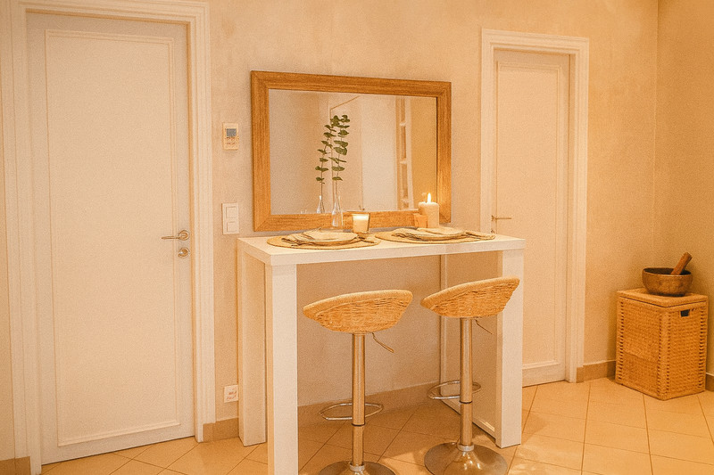 French property for sale in Cannes, Alpes-Maritimes - €320,000 - photo 2