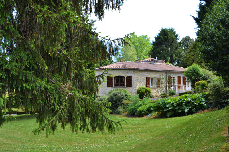 French property for sale in Angoulême, Charente - photo 3