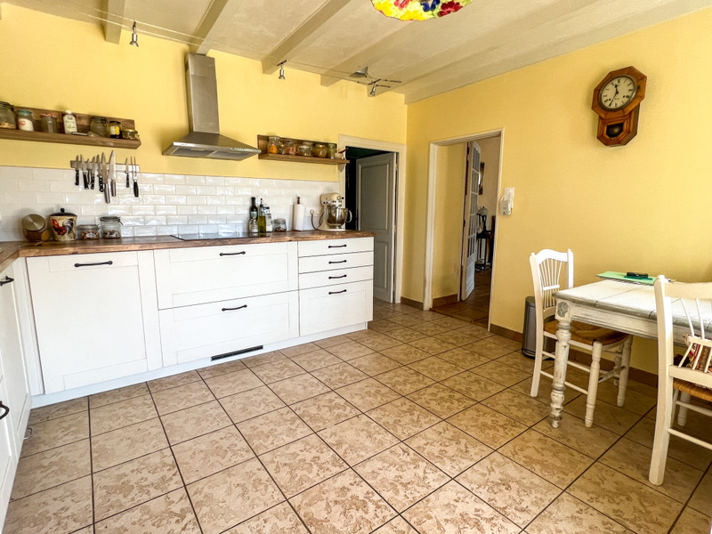 French property for sale in Gensac, Gironde - €479,850 - photo 7