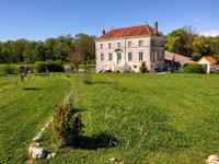 Maison à vendre à Saint-Thomas-de-Conac, Charente-Maritime - 540.000 € - photo 2